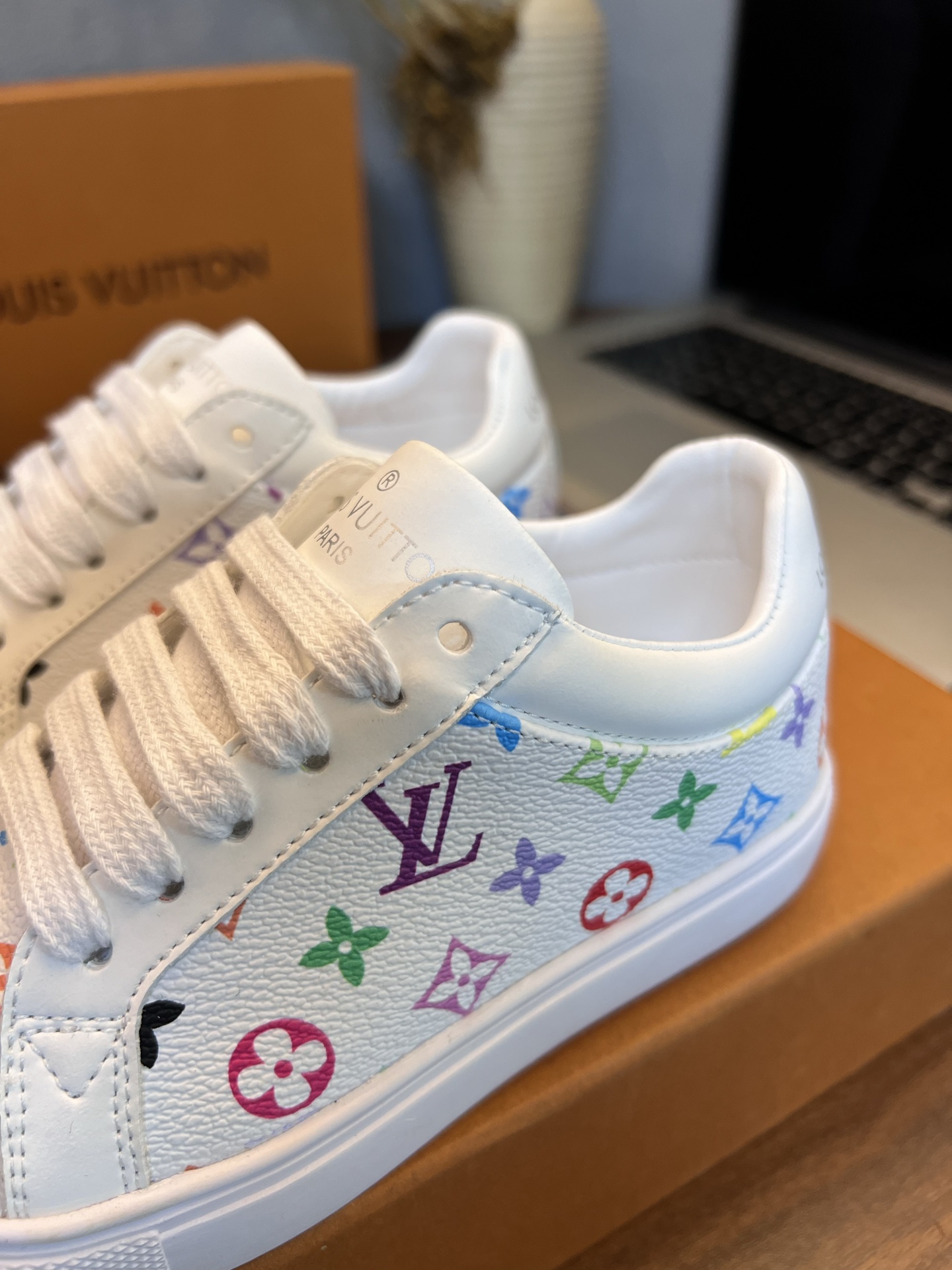Children's shoes child